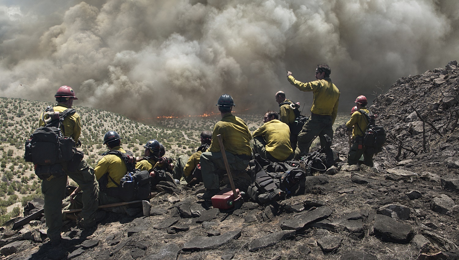 Голавый. Дело храбрых фильм 2017. Дело храбрых (2017) only the Brave. Гранитная гора отряд пожарных. Гранитная гора фильм 2017.